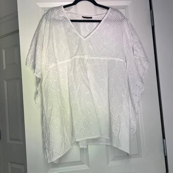 Spiaggia Dolce Broderie Anglais Swim Coverup - Picture 2 of 6